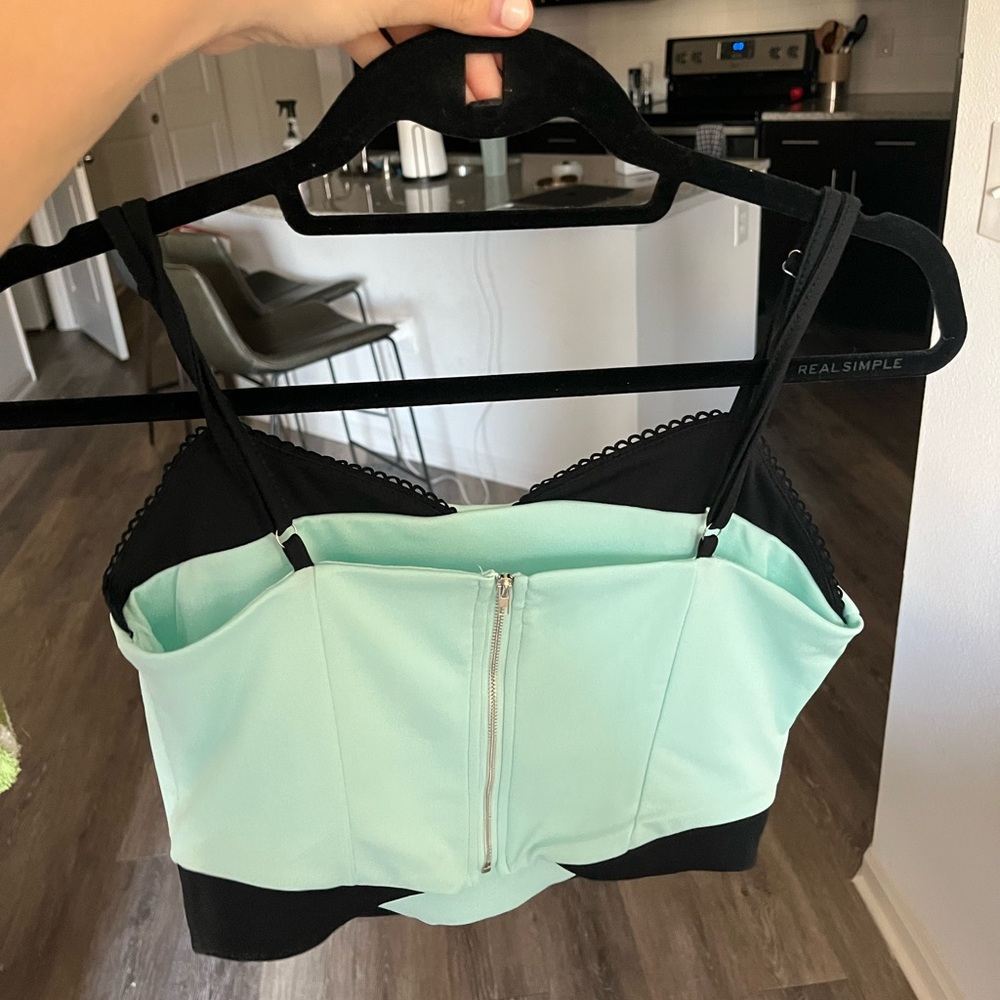 Amazon trendy top - Picture 2 of 2